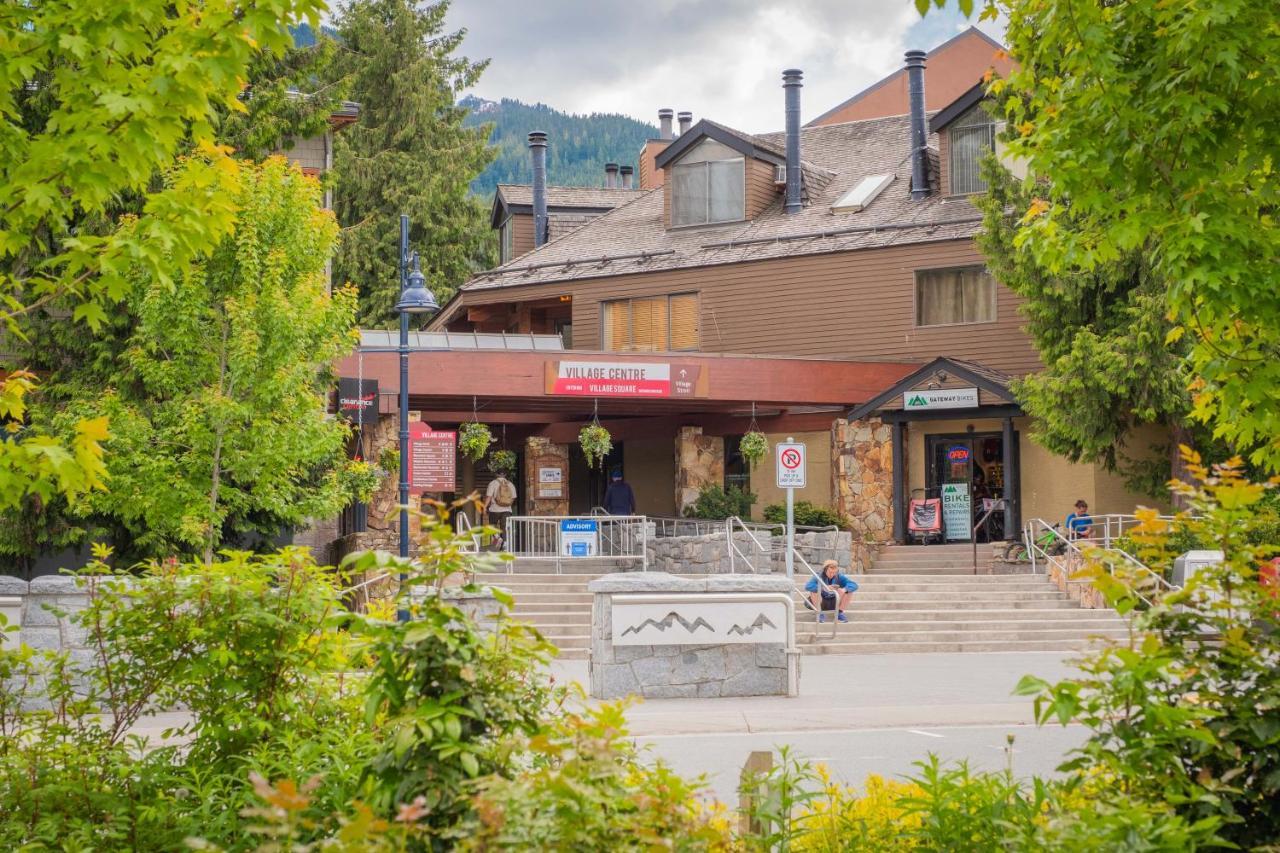 Rainbow By Outpost Whistler Villa Exterior photo