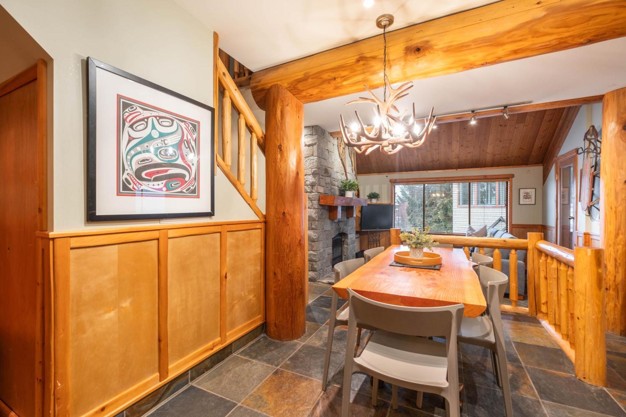 Rainbow By Outpost Whistler Villa Exterior photo